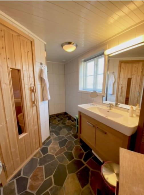 Exclusive And Genuine In Lofoten- Sauna Included Москенес Екстериор снимка